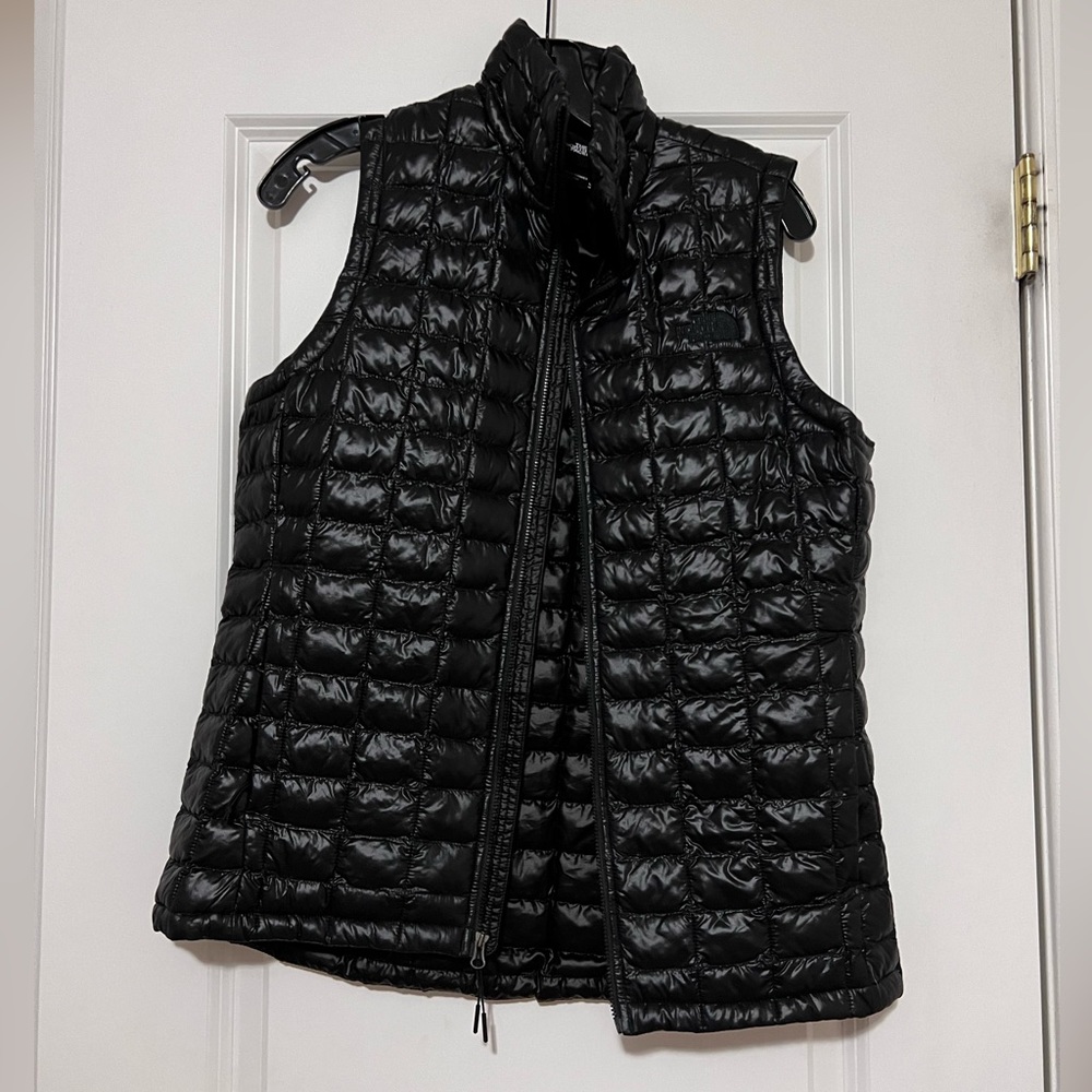 The North Face Women’s ThermoBall Eco Vest Black Shine Size M